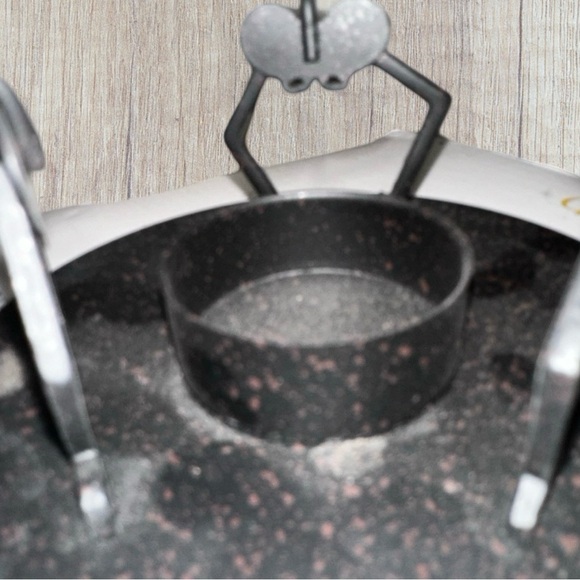 PartyLite Mr. Bones HALLOWEEN Aroma Melts Wax Warmer Retired P8603 Black Metal. - Picture 8 of 16